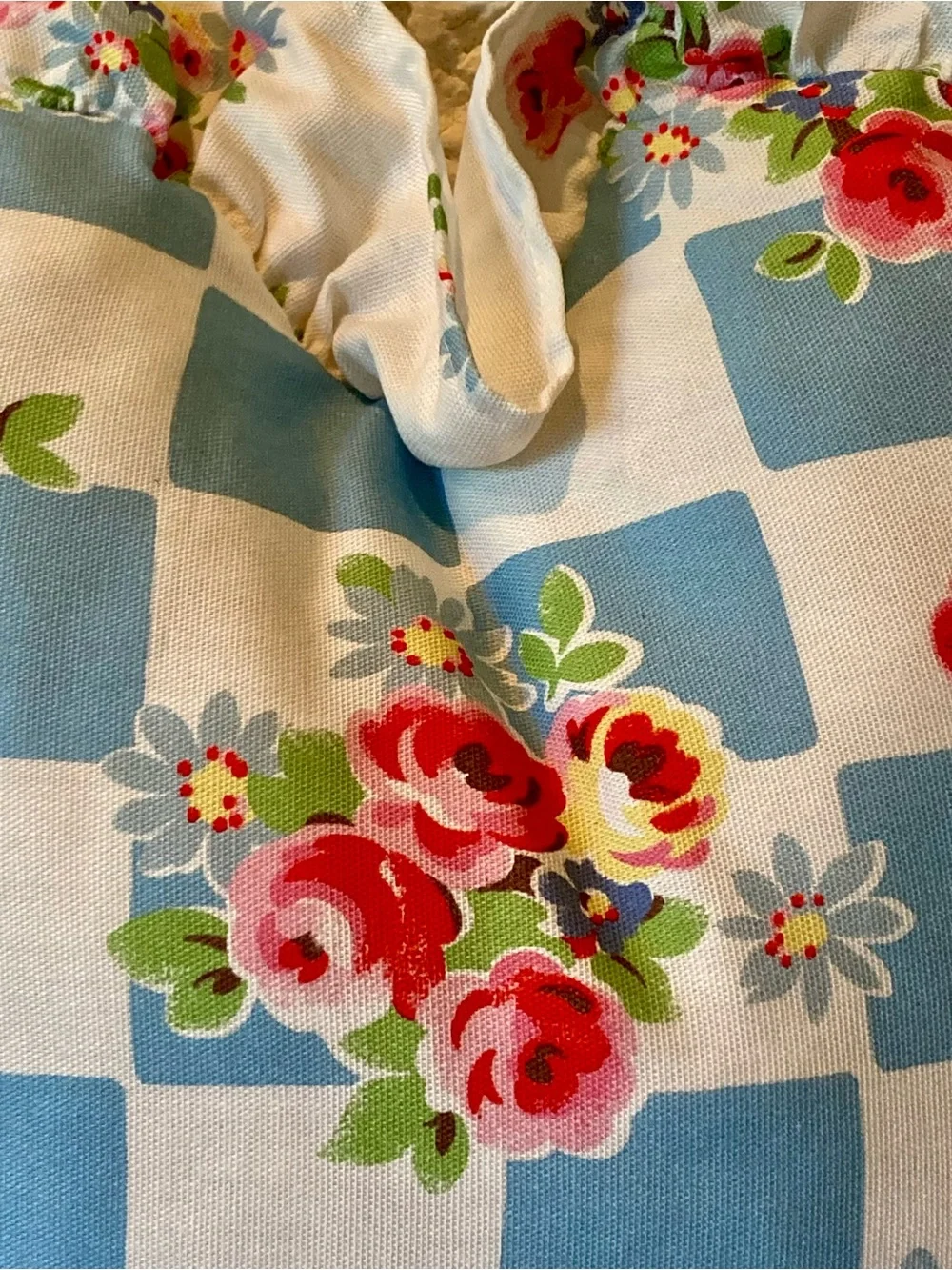 NWT Cath Kidston pair of heart shaped pillows in 100% cotton- reversible